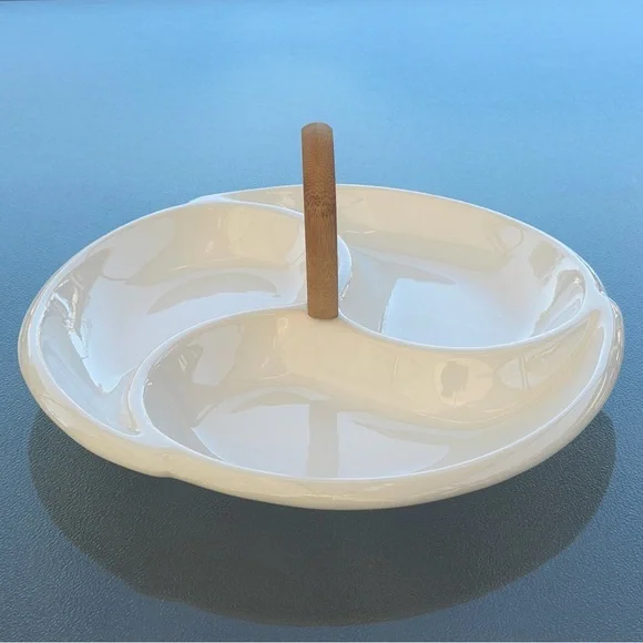 Brandani Porcelain Round Divided Serving Dish with a Bamboo Handle - Picture 5 of 8